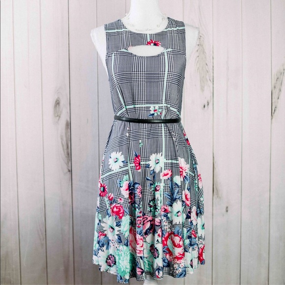 The Charlotte Dress- floral cutout neckline dress - Picture 6 of 9